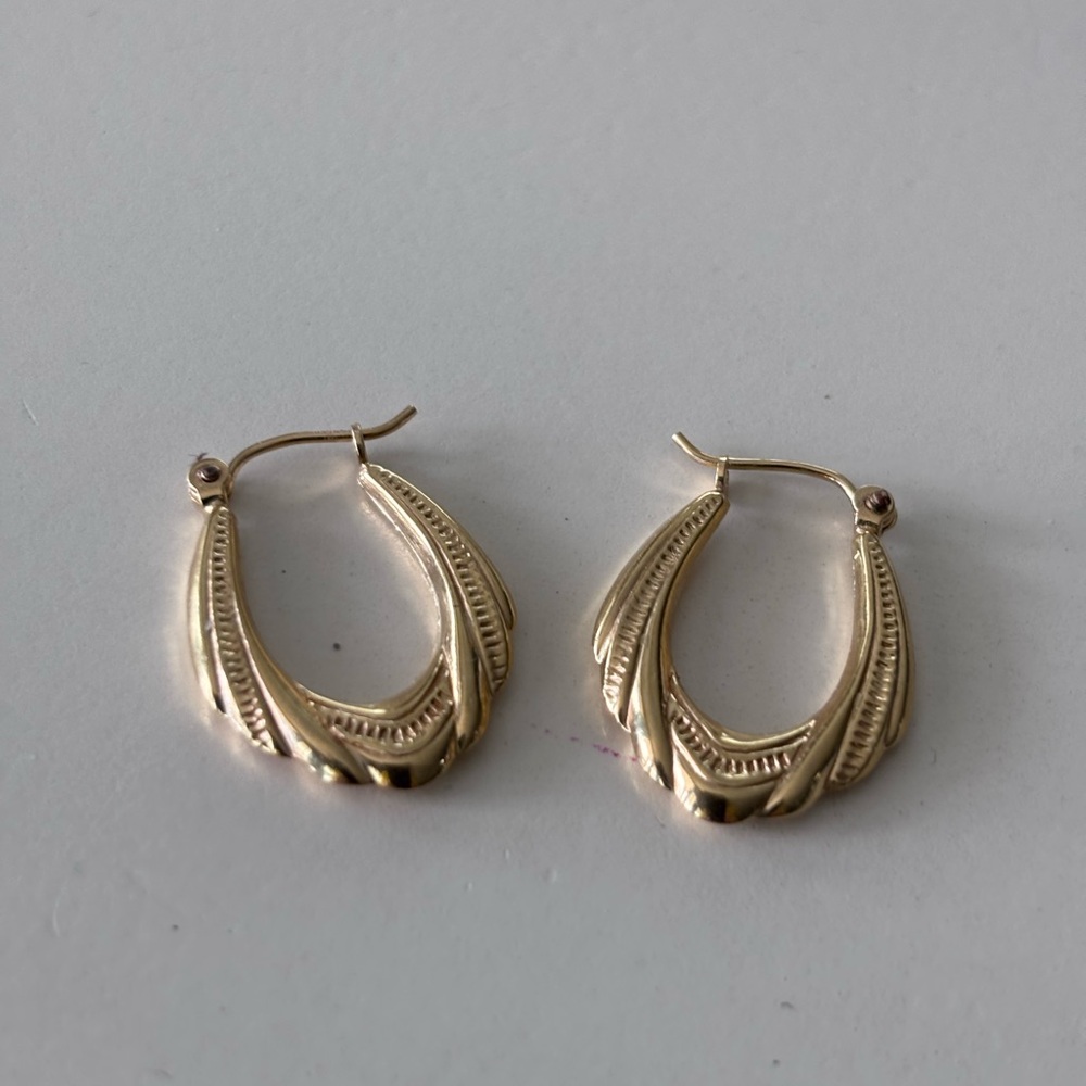 14K Yellow Gold Pierced Earrings, 2 Grams